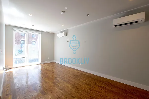 Rented by null | media 9