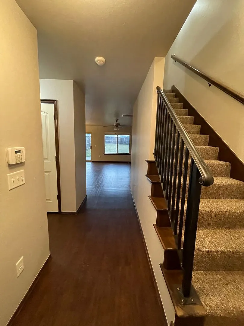 3 bed room, 2.5 baths with a garage and it is a 2 story for rent! Huge fenced yard and Deer Creek... — Photo 3