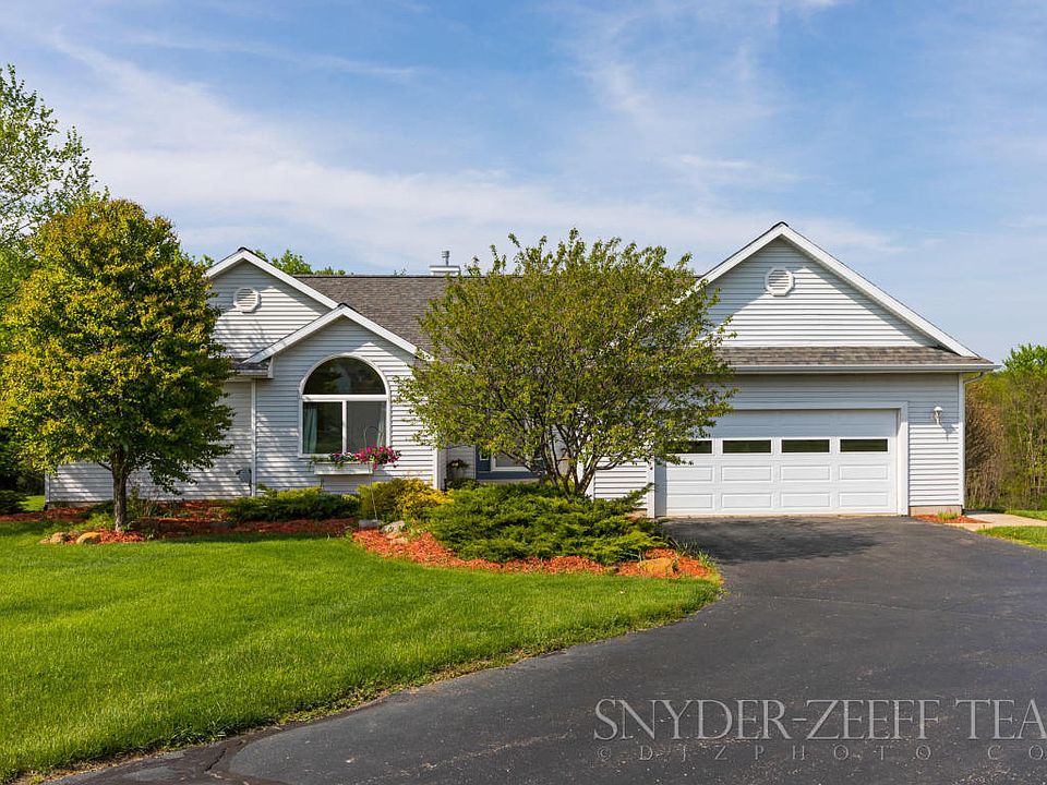 10076 Southridge Dr SE, Caledonia, MI 49316 Zillow