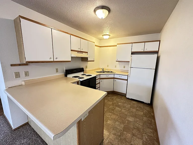 317 Crestview Ln #B — Photo 4