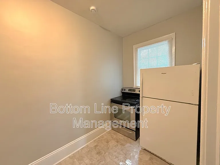 2108 E 7th St #3 — Photo 5