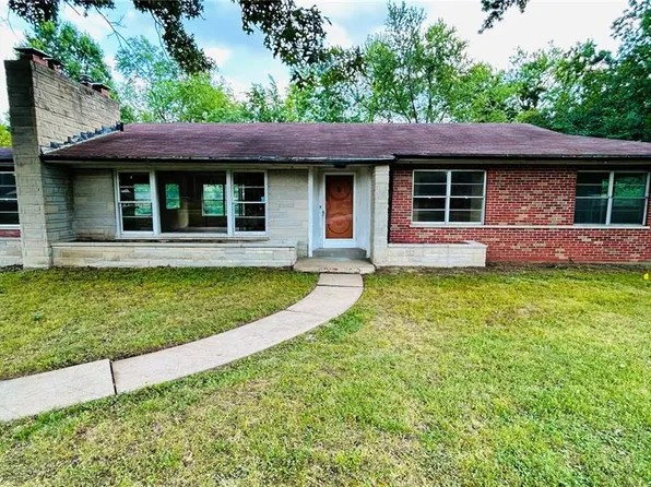 14 Fairwinds Ct, Saint Louis, MO 63132