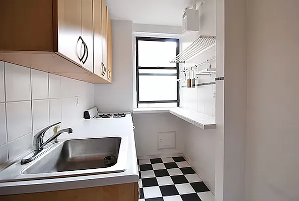 Rented by Akam Sales and Brokerage | media 1