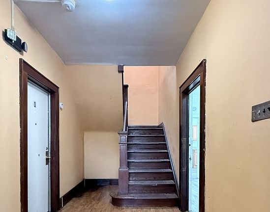 2nd image of 106 S Devine St