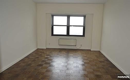 3rd image of 7855 Boulevard East APT 30I
