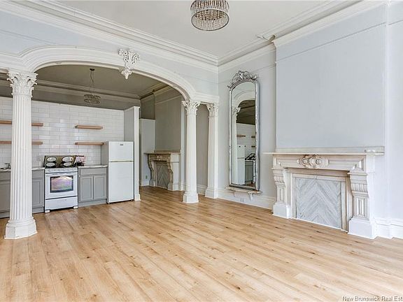 3rd image of 259 Princess St