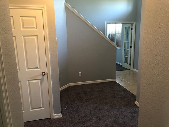 4th image of 3415 Joan Ave N