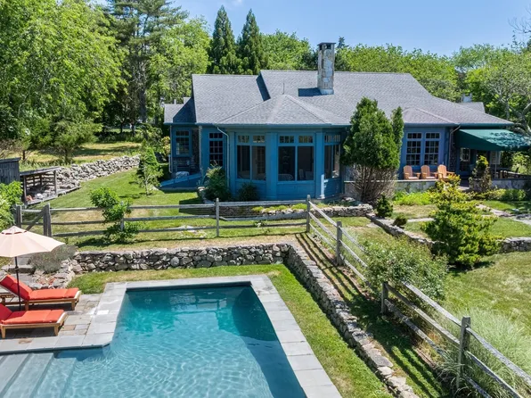 115 Howland Rd, Westport, MA 02790