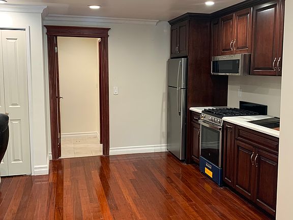 3rd image of 1332 Temple Ave #2