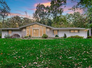 2054 Lawndale Dr, Valparaiso, IN 46383