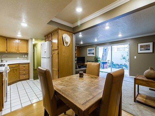 4th image of 862 E Maple Crest Ct APT 12
