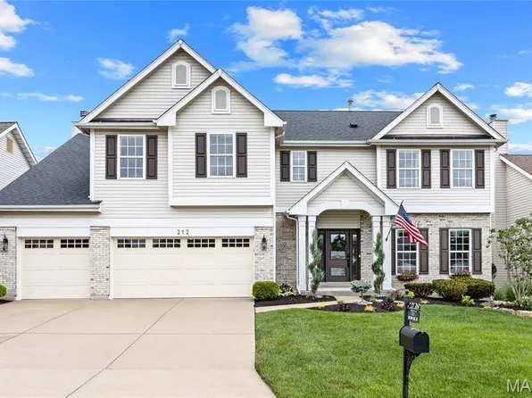 212 Chestnut Hill Dr, O'Fallon, MO 63368