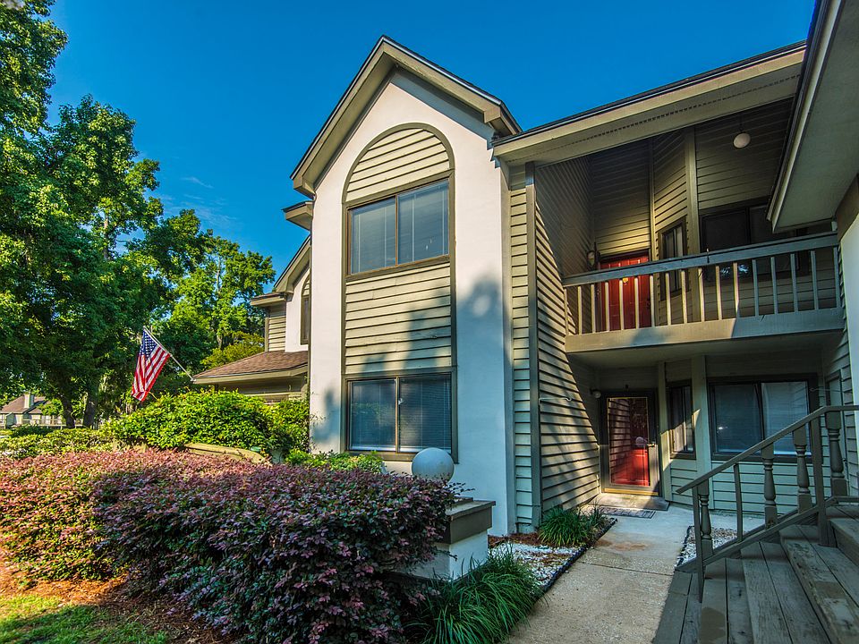 1st image of 854 Catalpa Ct #702