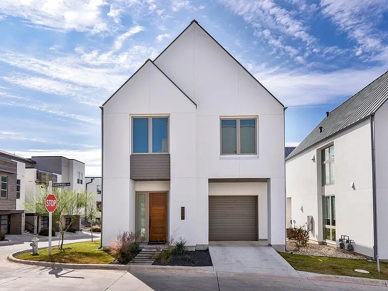 3301 Cantwell Ln — Photo 1