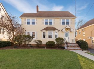 272 Cherry Ln, Teaneck, NJ 07666