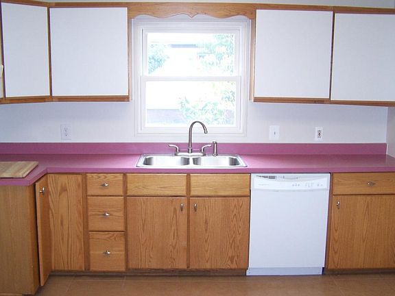 4th image of 4679 Syracuse St