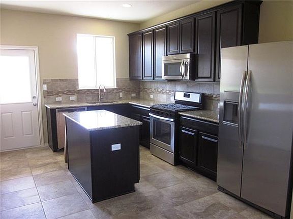 3rd image of 325 Stella Gold St
