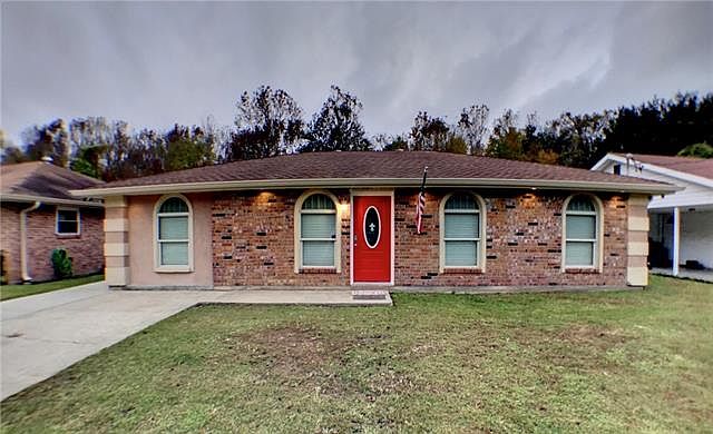 1st image of 1720 Heights Dr