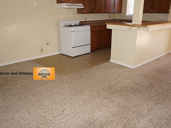 3rd image of 3403 Pershing Dr