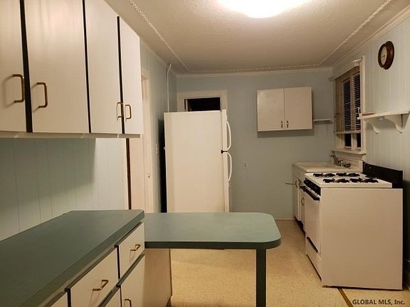 5th image of 43 1st St
