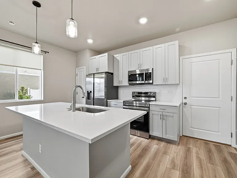 5764 Dakan Loop — Photo 7