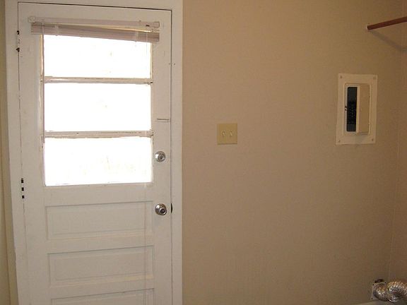 4th image of 1461 Huntsville Dr #A