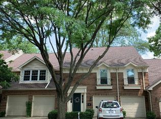621 Windham Ln, Naperville, IL 60563
