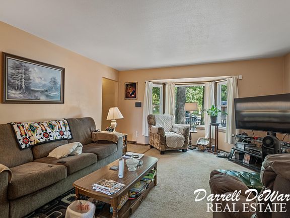 2nd image of 2651 Doncaster Ave SW