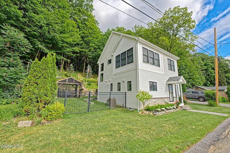 2nd image of 22 Garside Road
