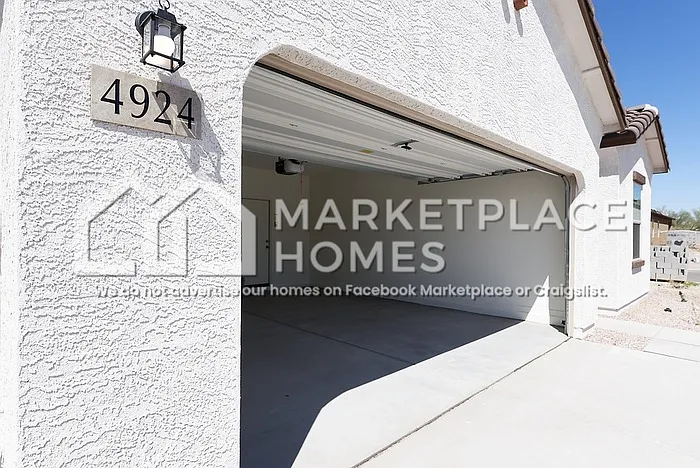 4924 N 192nd Ln — Photo 3