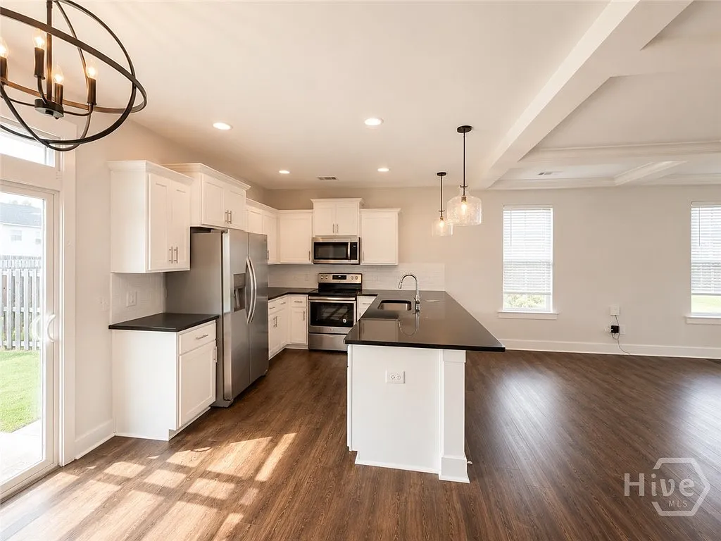 3 bed, 2.5 bath, 1842 sqft, $2,350 — Photo 4