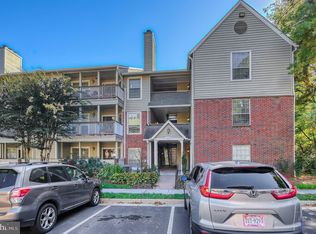 3922 Penderview Dr APT 305, Fairfax, VA 22033