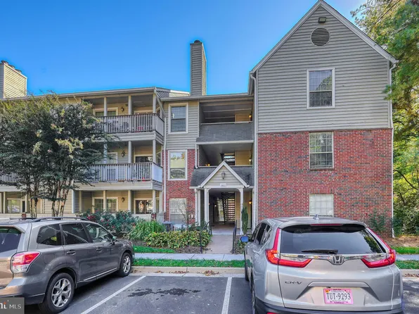 3922 Penderview Dr APT 305, Fairfax, VA 22033