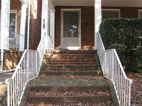 3rd image of 2404 Rosewood Ave