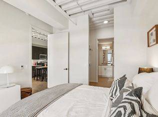 1222 W Jackson Blvd #402, Chicago, IL 60607