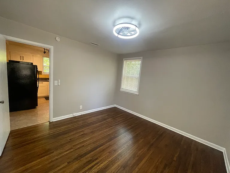 2425 Chapel Ave #B — Photo 16