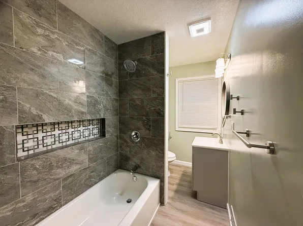 412 Depot St APT 1, Latrobe, PA 15650