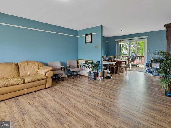 2nd image of 3 Oakwood Cir
