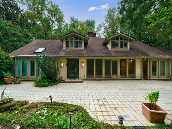 1327 Paces Forest Dr NW, Atlanta, GA 30327
