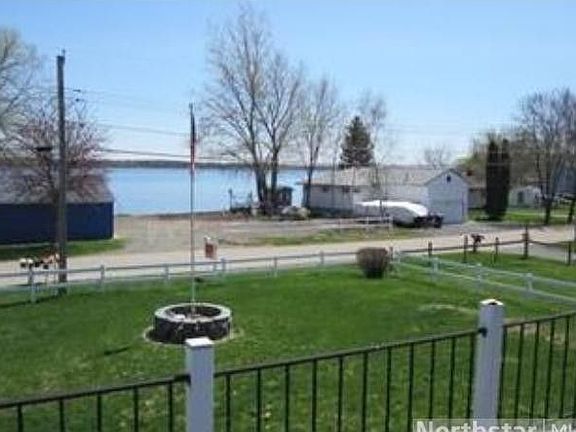 5th image of 18884 Layton Ave N