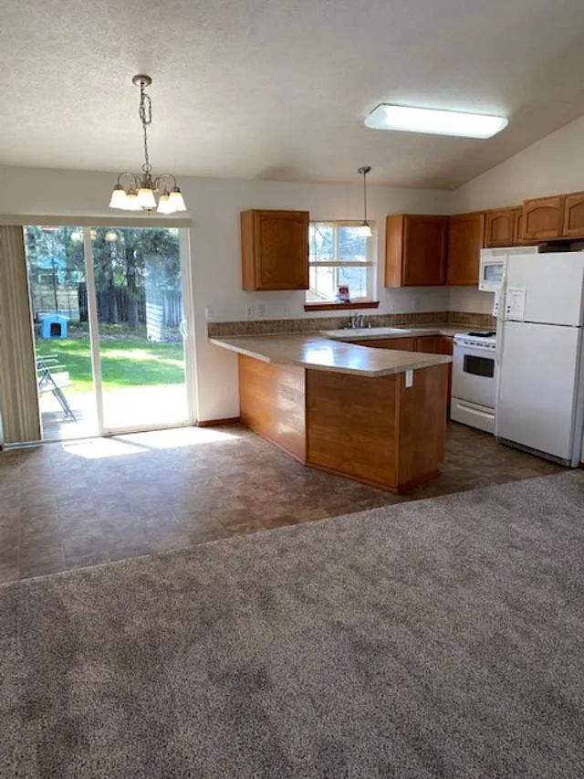 12515 N Perry St — Photo 3