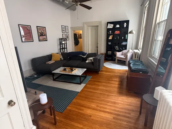 1929 Chestnut St APT 2R, Philadelphia, PA 19103