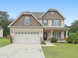 200 Wedgefield Circle, Maple Hill, NC 28454