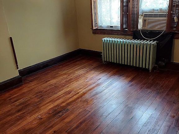 5th image of 105 Harvard St