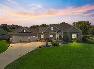 1384 W Wildflower Ct, Warsaw, IN 46580
