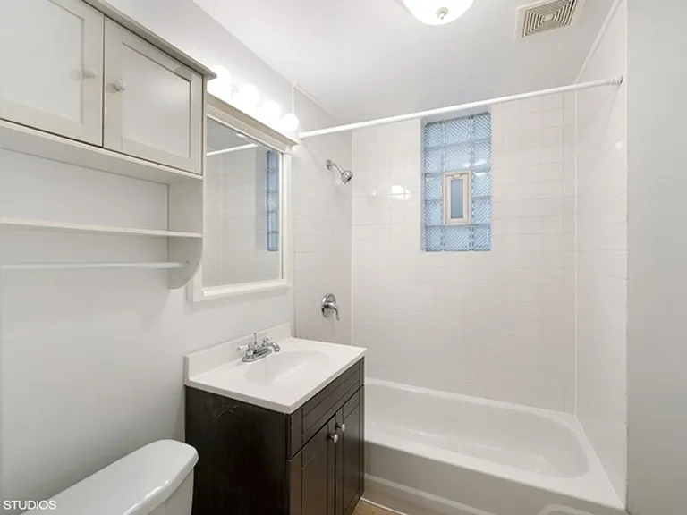 1747 W Newport Ave — Photo 14