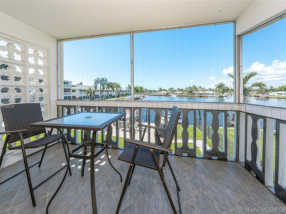 1st image of 700 Pine Dr APT 201