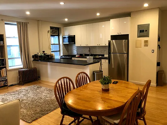 Rented by Level Group | media 3
