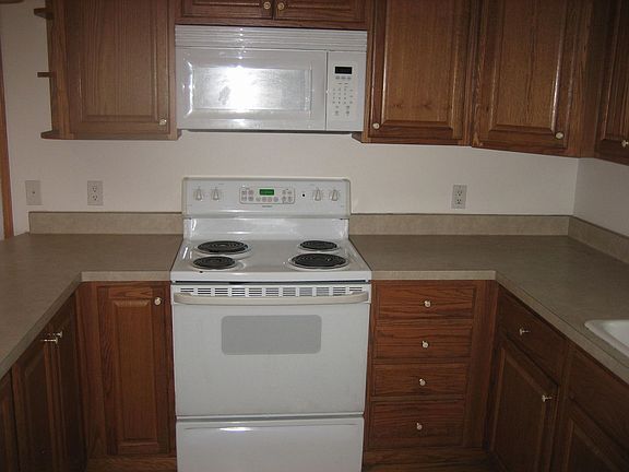 5th image of 701 Nygaard St #0