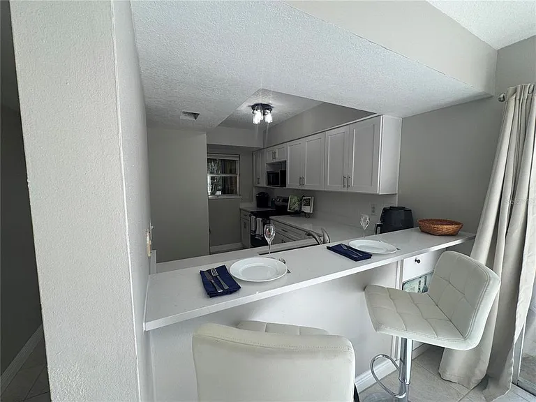 621 Windrush Bay Dr #621 — Photo 12